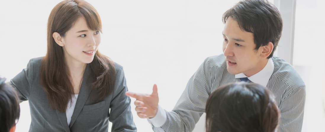 日興商会で活躍する社員の様子